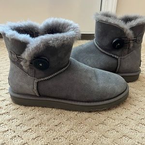 Short gray UGGs with button